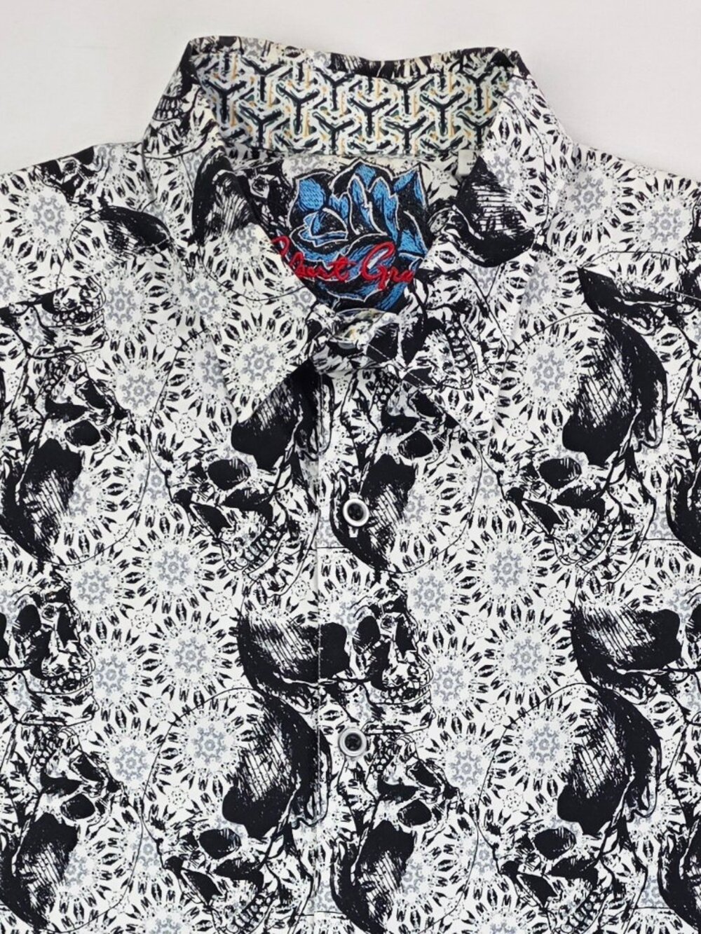 Robert Graham Classic Fit Black White Skull Pattern Men Size Medium Short Sleeve